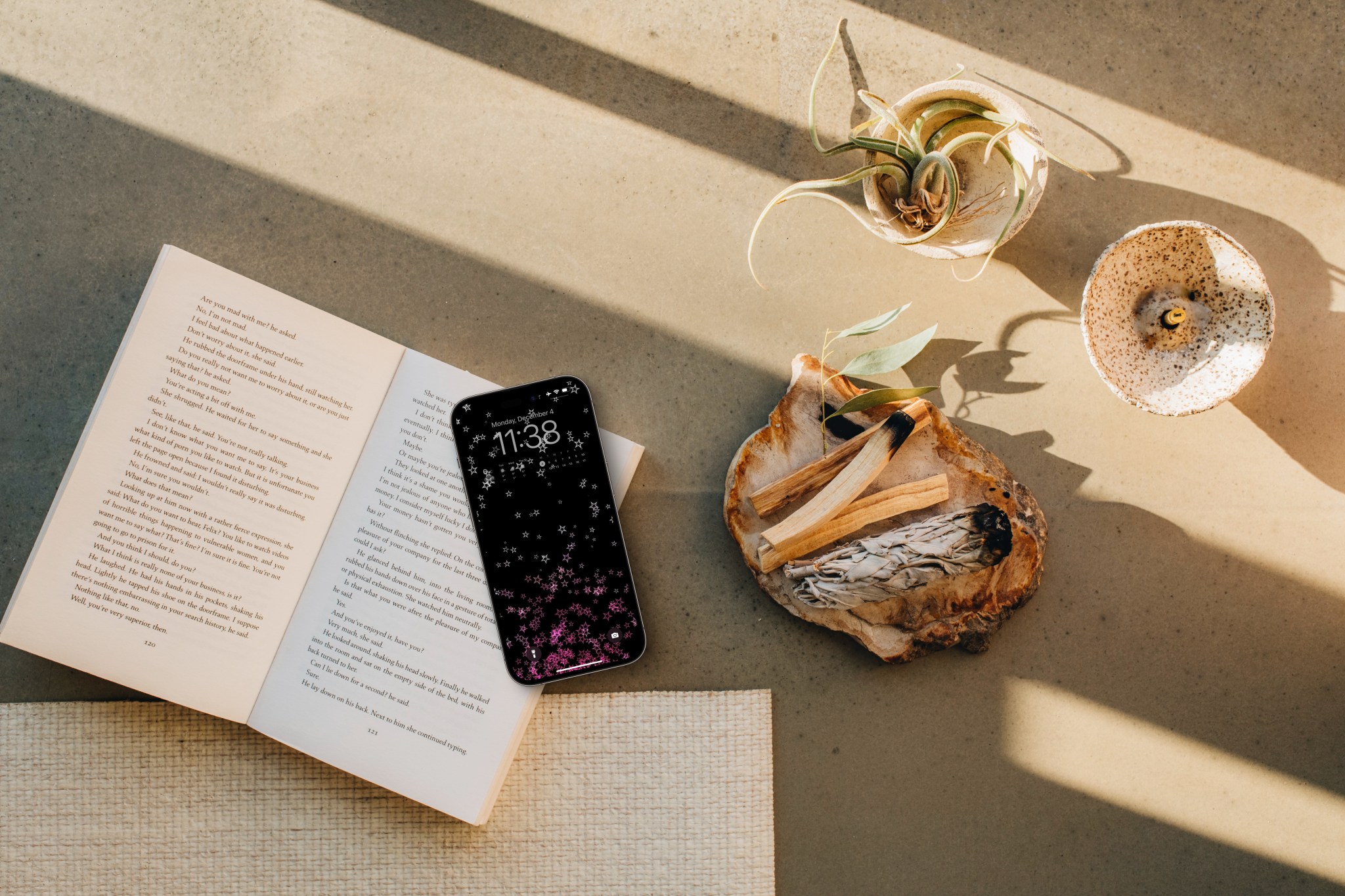 A dreamy wallpaper featuring falling stars in a mesmerizing purple hue.